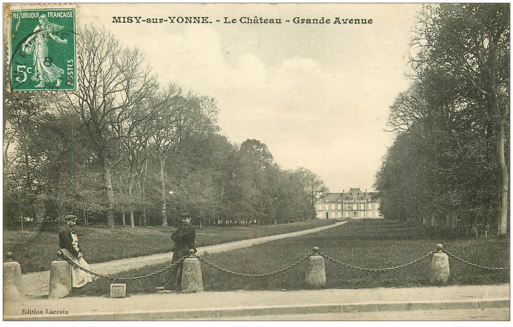 carte postale ancienne 89 MISY-SUR-YONNE. Grande Avenue du Château 1908