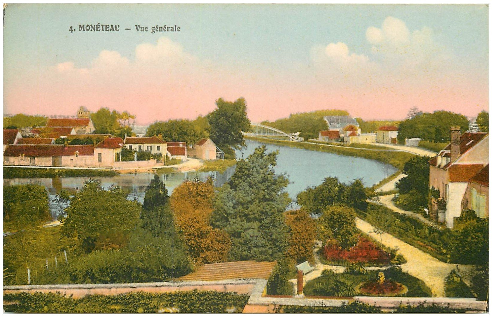 carte postale ancienne 89 MONETEAU. Vue générale
