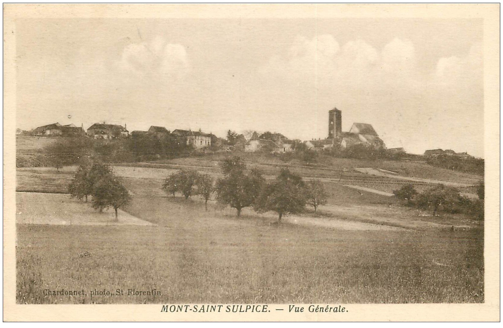 carte postale ancienne 89 MONT SAINT SULPICE. Vue du Village 1939
