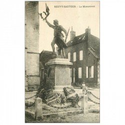 carte postale ancienne 89 NEUVY SAUTOUR. Enfants regardant le Monument 1929