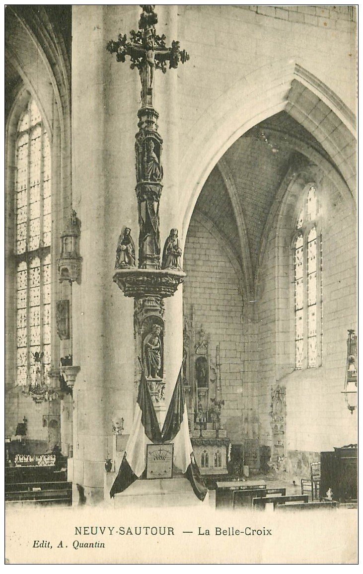 carte postale ancienne 89 NEUVY SAUTOUR. La Belle Croix 1929