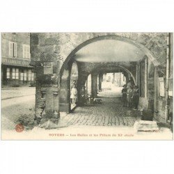 carte postale ancienne 89 NOYERS SUR SEREIN. Halles et Piliers Boulangerie 1915 animation