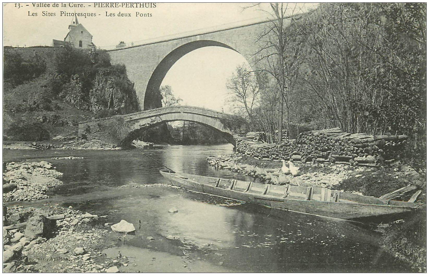 carte postale ancienne 89 PIERRE PERTHUIS. Les deux Ponts