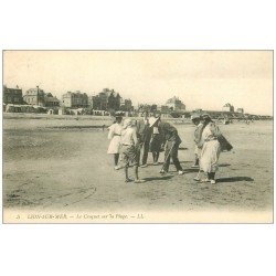 carte postale ancienne 14 LION-SUR-MER. Le Jeu du Croquet à la Plage 1908
