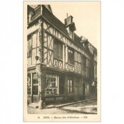 carte postale ancienne 89 SENS. Maison dite d'Abraham et Magasin de Chaussures