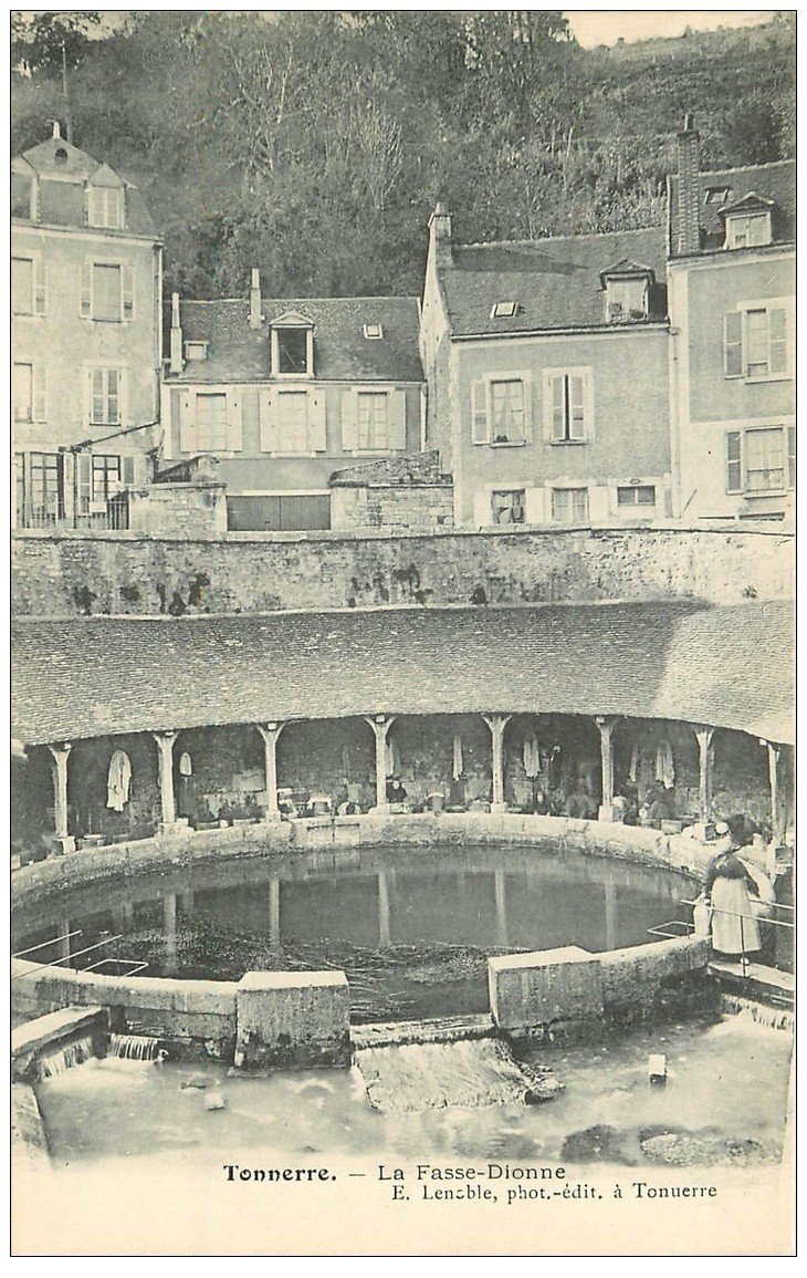 89 TONNERRE. Lavandières Laveuses à la Fasse Dionne