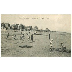 carte postale ancienne 14 LION-SUR-MER. Plage Enfants 1927