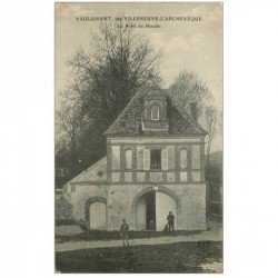 carte postale ancienne 89 VAULUISANT. La Porte du Moulin 1906 animation