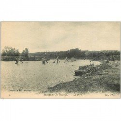carte postale ancienne 89 VERMENTON. Chargement du Bois au Port 1915