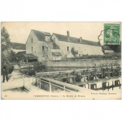 carte postale ancienne 89 VERMENTON. Le Moulin de Reigny avec personnage près le l'Ecluse 1922