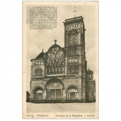 carte postale ancienne 89 VEZELAY. Façade Eglise Madeleine 1940