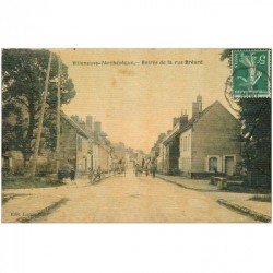 89 VILLENEUVE-L'ARCHEVÊQUE. Entrée de la Rue Bréard carte toilée
