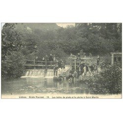 carte postale ancienne 14 LISIEUX. Bains de pieds et la Pêche à Saint-Martin. Ecole Fournet