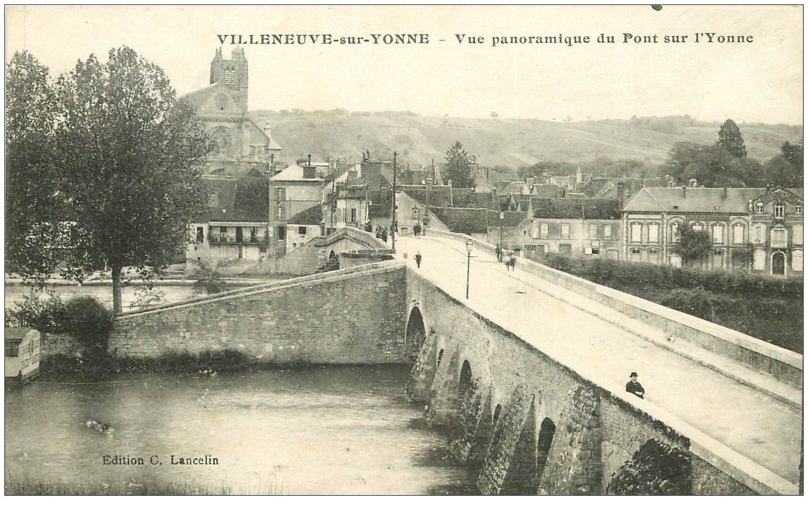 carte postale ancienne 89 VILLENEUVE SUR YONNE. Vue du Pont sur l'Yonne 1919