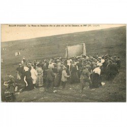 carte postale ancienne 90 BALLON D'ALSACE. Giromagny. La Messe du Dimanche sur les Chaumes. Tampon militaire 1909