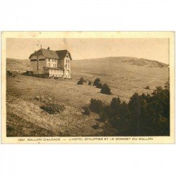 carte postale ancienne 90 BALLON D'ALSACE. Hôtel Stauffer et Sommet vers 1933