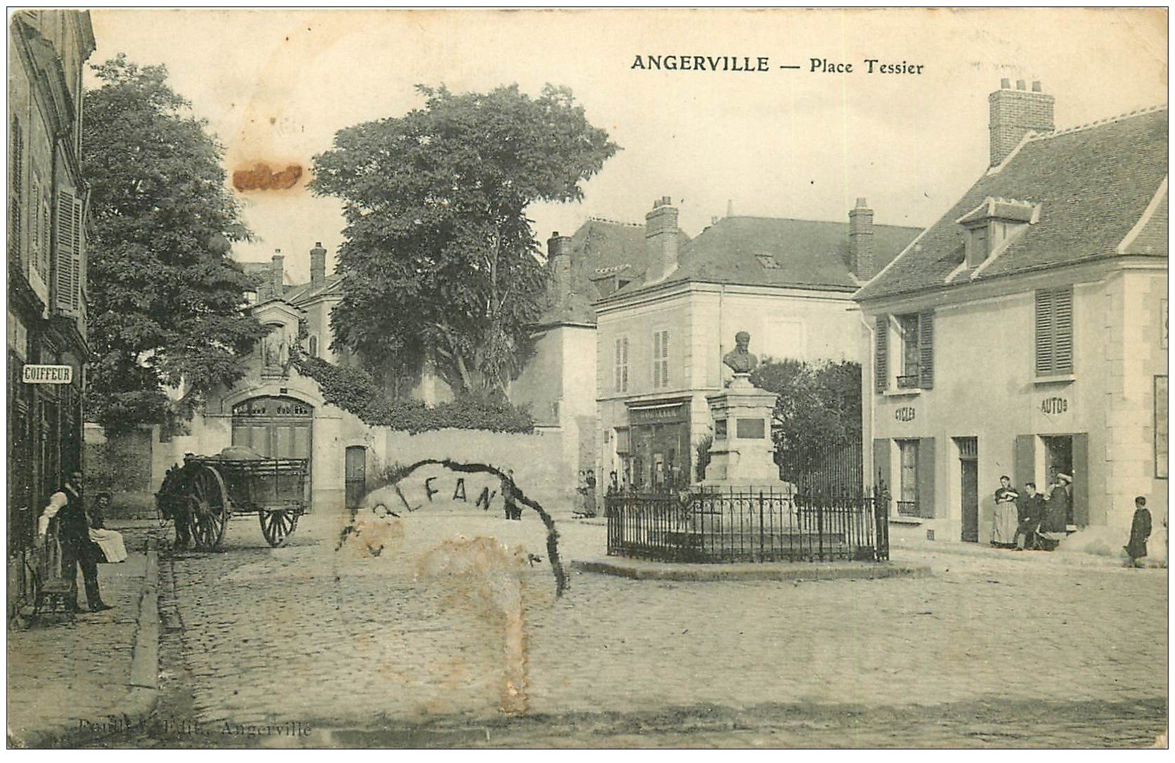 carte postale ancienne 91 ANGERVILLE. Place Tessier 1910 Coiffeur et Cycles Autos (en l'état)...