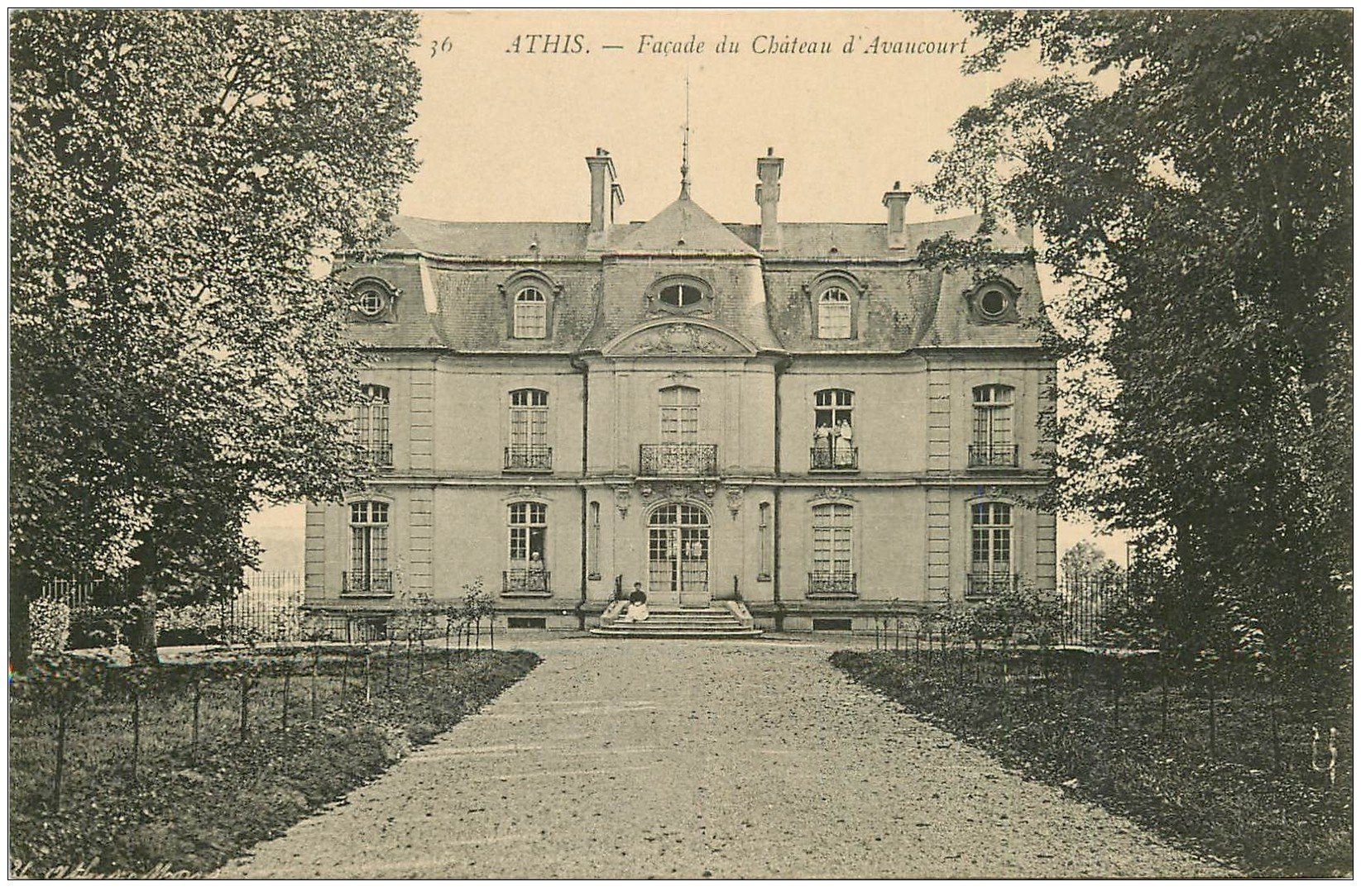 carte postale ancienne 91 ATHIS MONS. Femme assise au Château d'Avaucourt