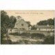 carte postale ancienne 91 BOUSSY SAINT ANTOINE. Personnage et son Chien près de l'Eglise