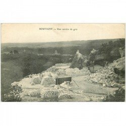91 BOUTIGNY. Une Carrière de Grès 1914 avec gamin assis