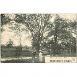 carte postale ancienne 91 BRETIGNY SUR ORNE. Lecture lettre d'Amour au Parc du Château de la Garde