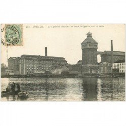 carte postale ancienne 91 CORBEIL ESSONNES. Grands Moulins et Magasins 1907 avec Pêcheurs sur barques