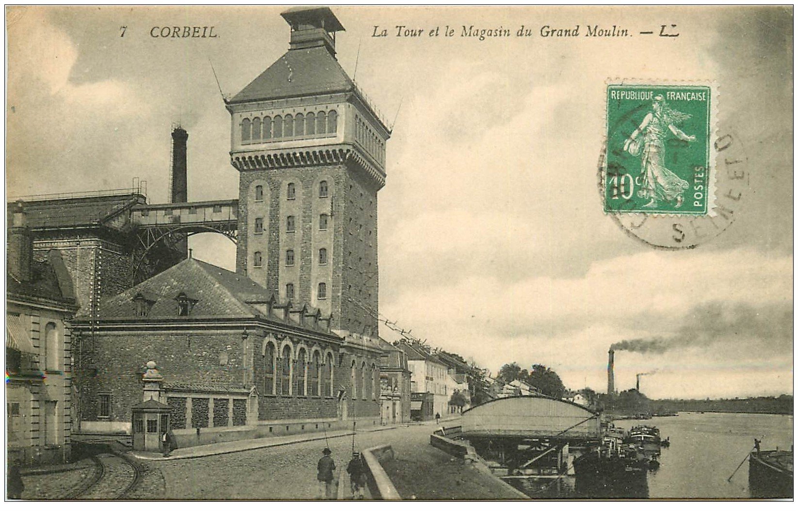 carte postale ancienne 91 CORBEIL ESSONNES. Tour et Magasin du Grand Moulin