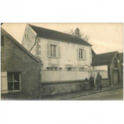 91 DRAVEIL. Carte Photo d'un Couple devant leur Maison au n° 14