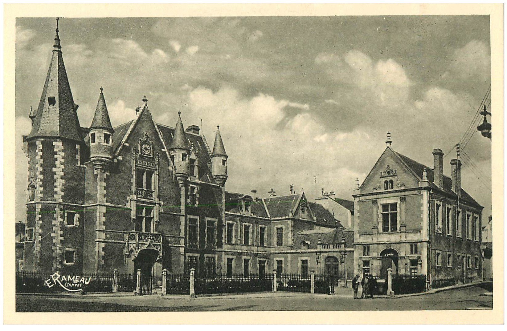 carte postale ancienne 91 ETAMPES. Hôtel de Ville animation . Rameau