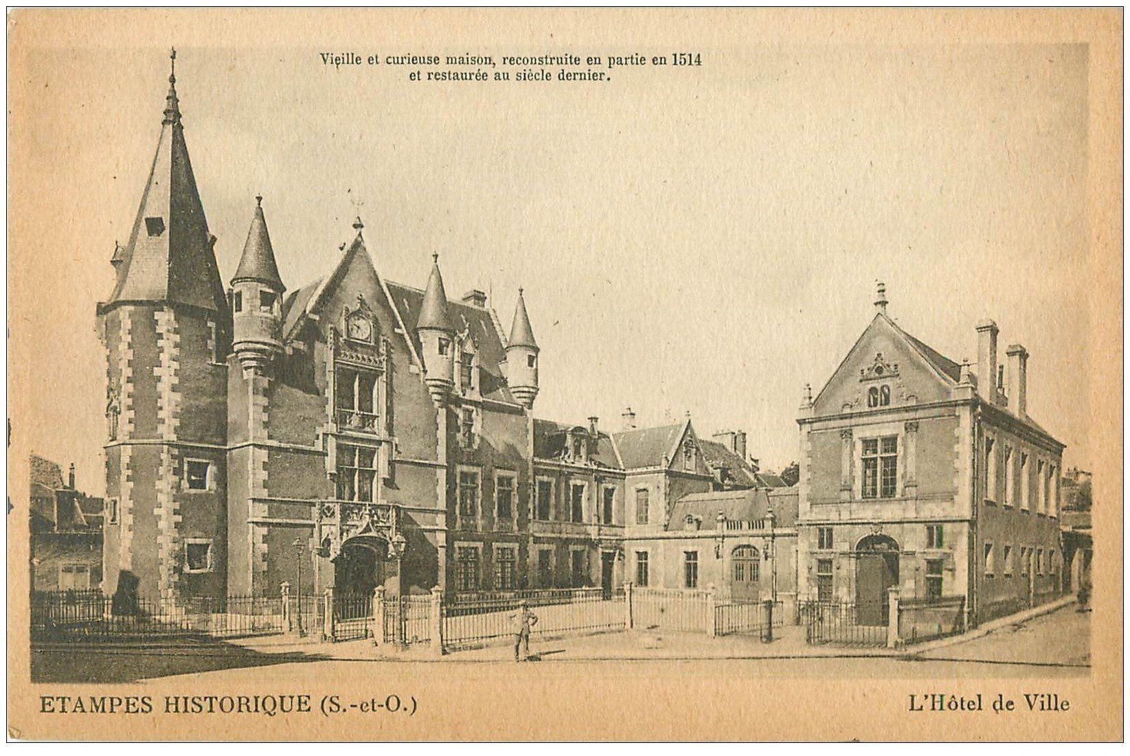 91 ETAMPES. Hôtel de Ville historique