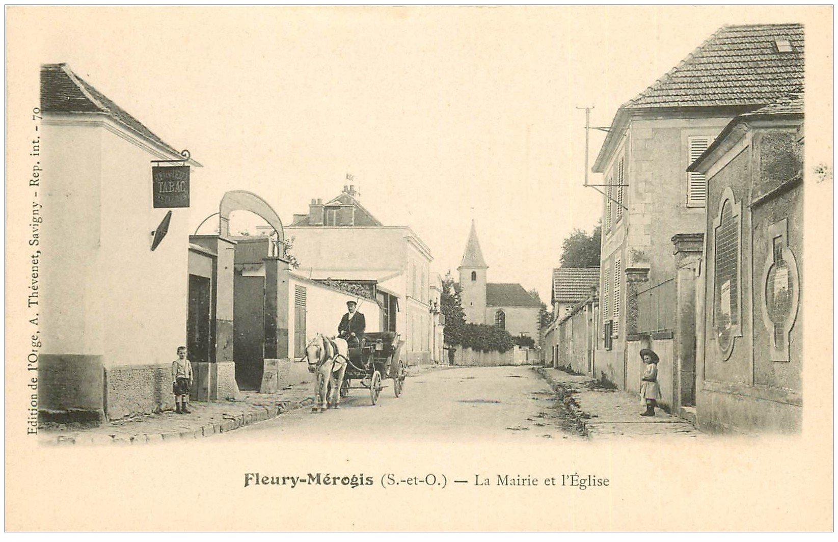 carte postale ancienne 91 FLEURY MEROGIS. Mairie et Eglise avec Attelage devant le Tabac