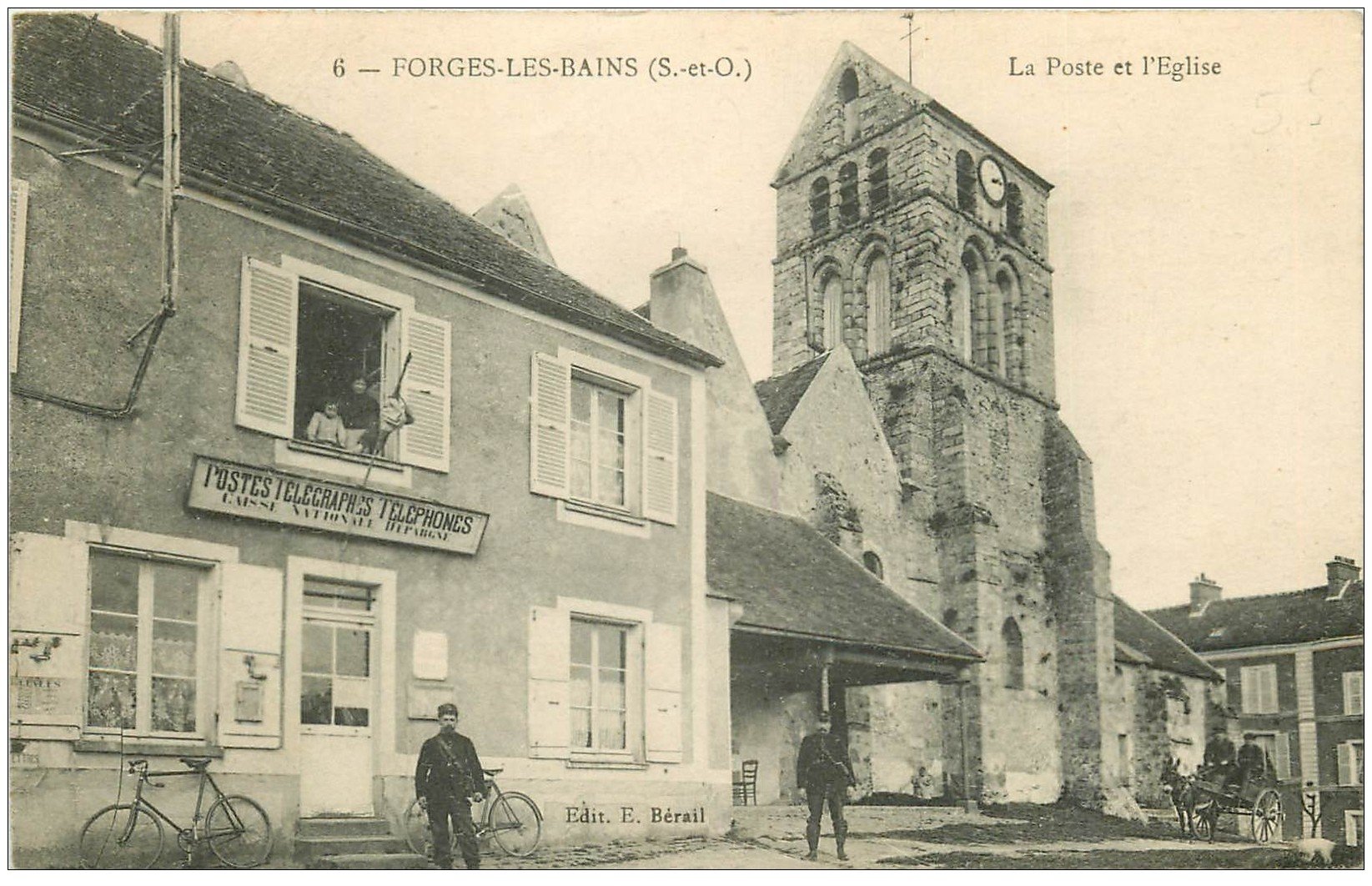 carte postale ancienne 91 FORGES LES BAINS. Facteur devant la Poste Téléphones Télégraphes et Caisse d'Epargne