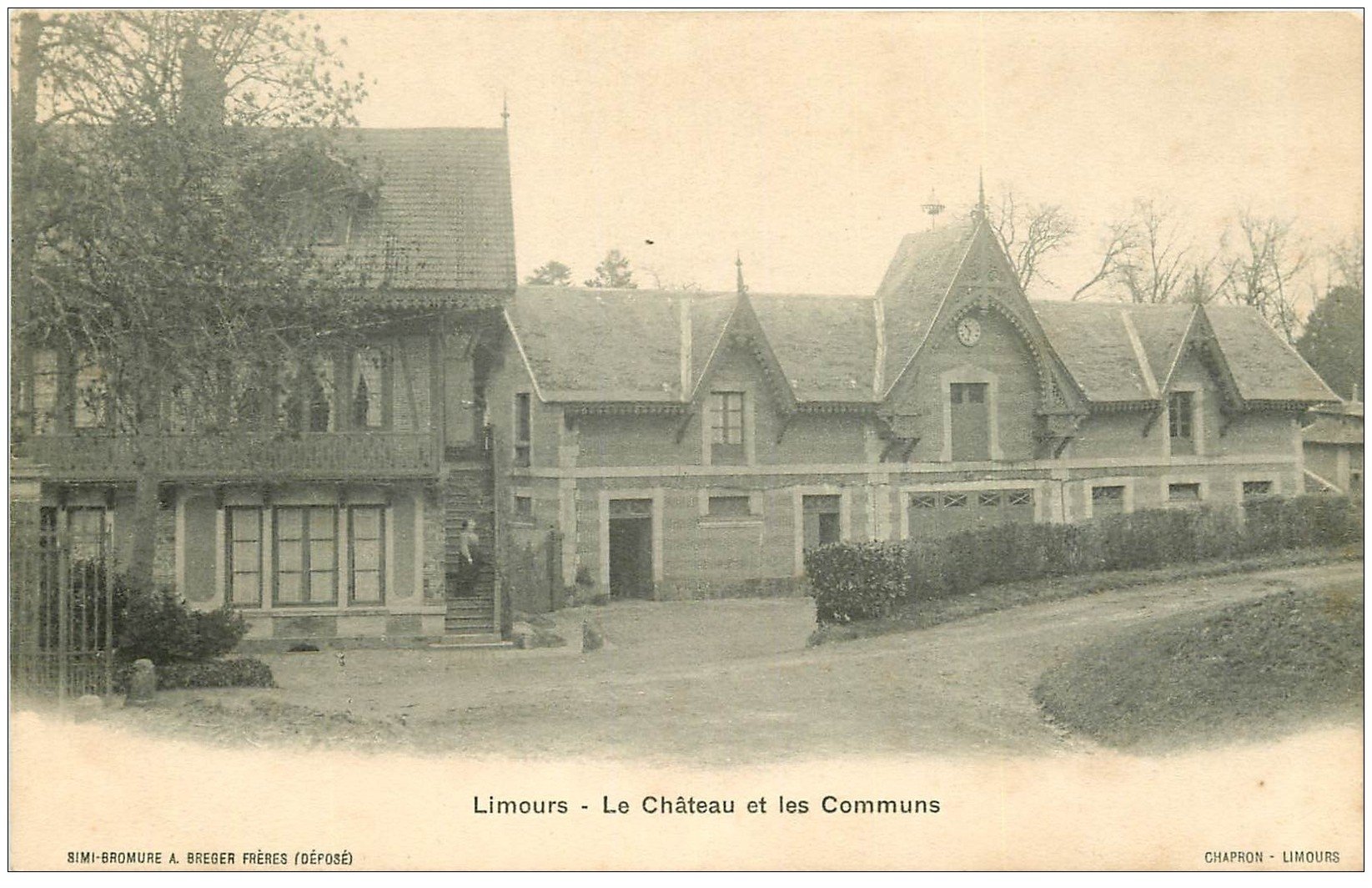carte postale ancienne 91 LIMOURS. Le Château et Communs animation
