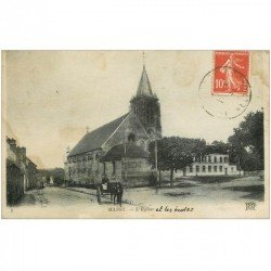 carte postale ancienne 91 MASSY. Attelage, Eglise et Ecoles vers 1920
