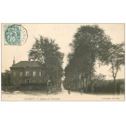 carte postale ancienne 14 LIVAROT. Cycliste Avenue de Vimoutiers 1904