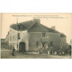 carte postale ancienne 91 MORSANG SUR ORGE. Portique Cour ancienne Abbaye