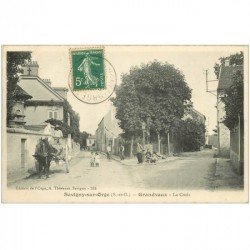carte postale ancienne 91 SAVIGNY-SUR-ORGE. Grandvaux. La Croix 1907 Forgeron et Attelage