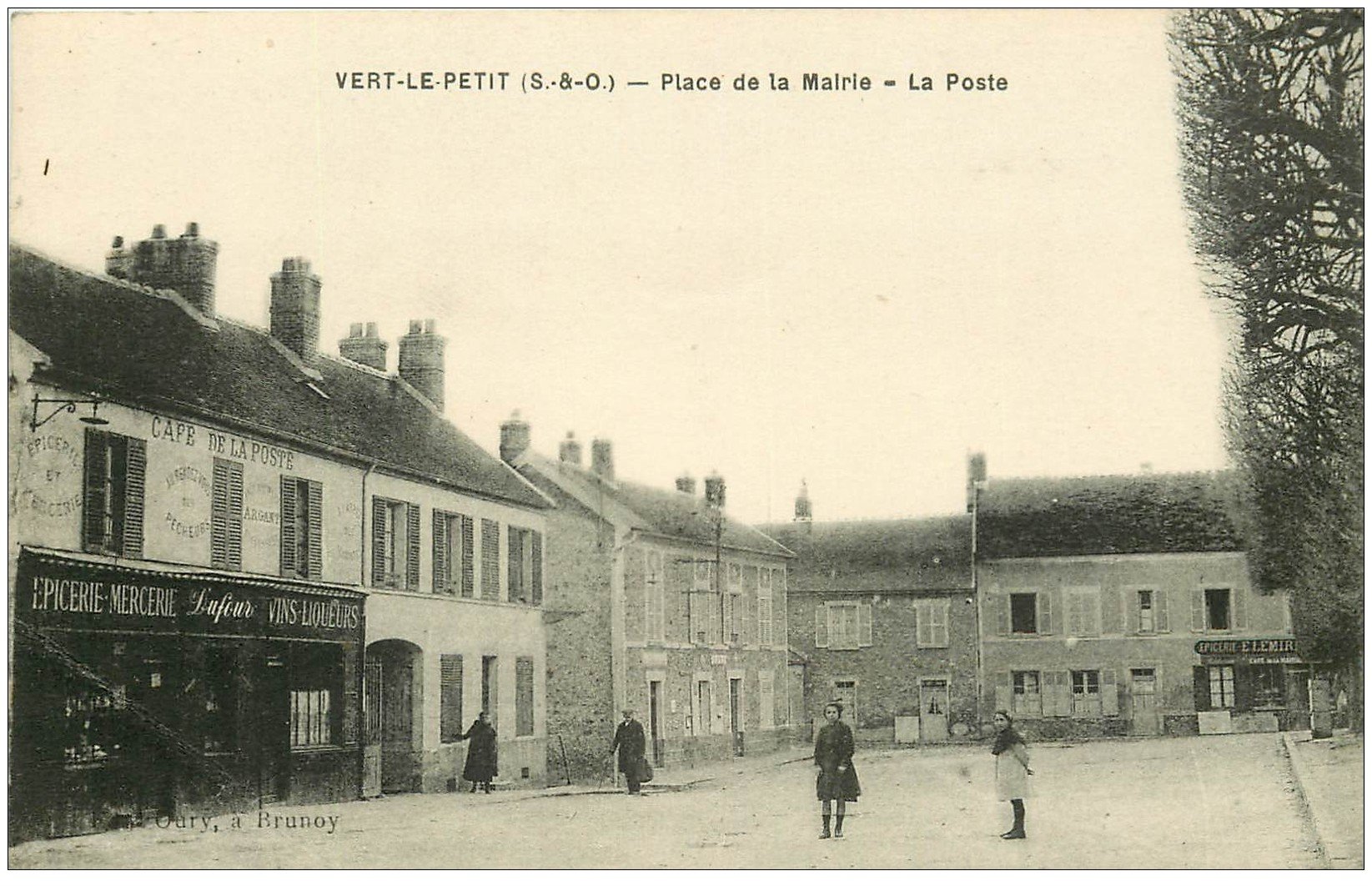 carte postale ancienne 91 VERT LE PETIT. Café de la Poste Place de la Mairie Epicerie Mercerie