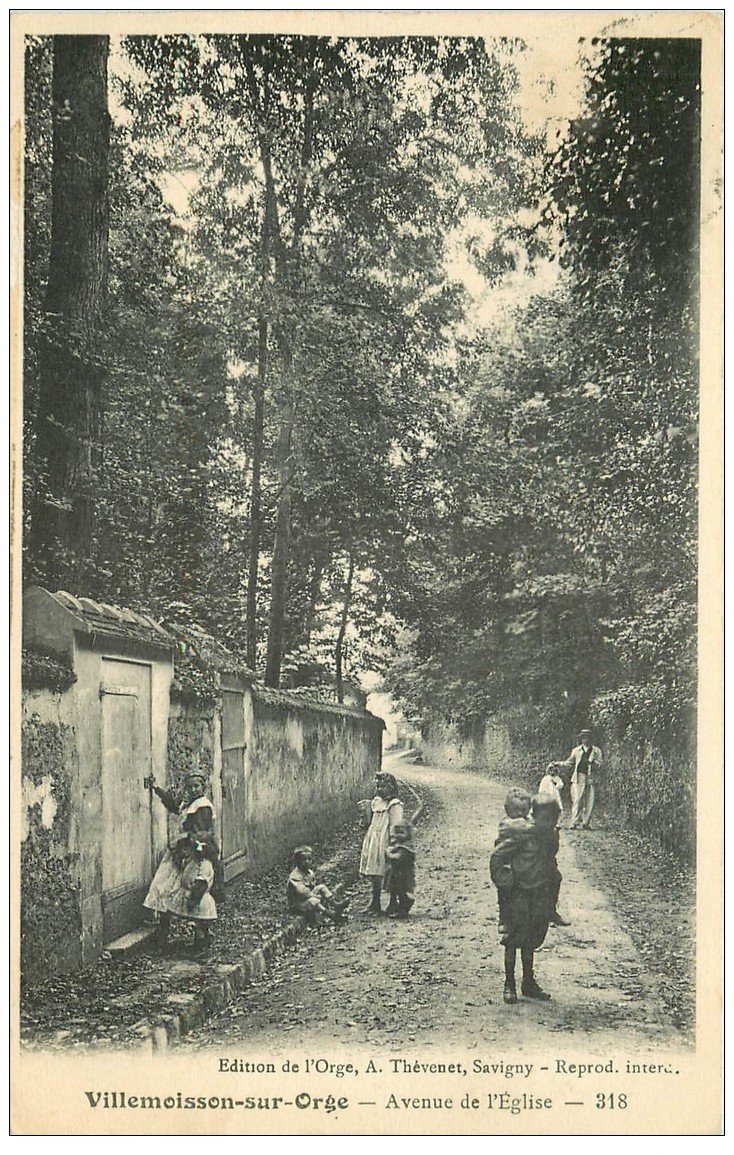 91 VILLEMOISSON-SUR-ORGE. Enfants Avenue de l'Eglise 1916