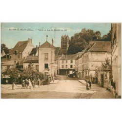 carte postale ancienne 02 LA FERTE-MILON. Mairie Rue du Marché au Blé