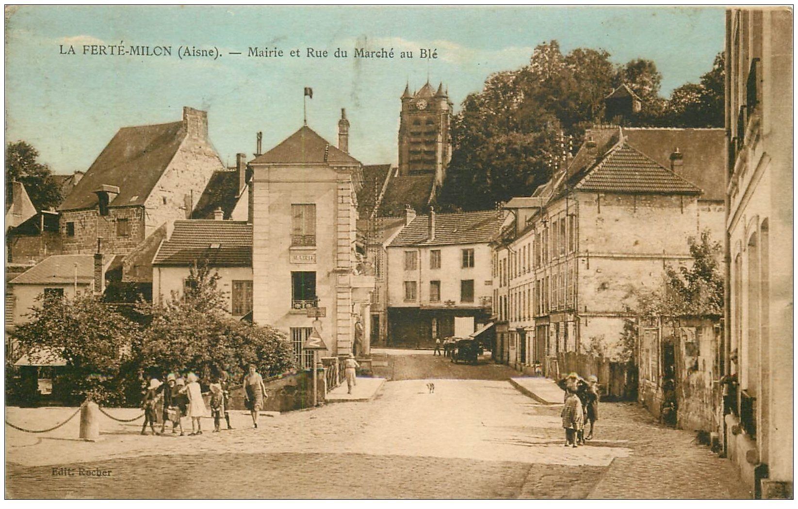 carte postale ancienne 02 LA FERTE-MILON. Mairie Rue du Marché au Blé