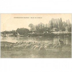 carte postale ancienne 93 GOURNAY SUR MARNE. Berger et troupeau de Moutons bords de la Marne