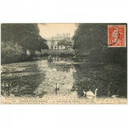 carte postale ancienne 93 GOURNAY SUR MARNE. La Pièce d'Eau du Château avec Cygnes et embarcation 1909