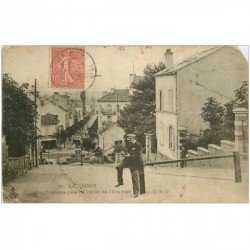carte postale ancienne 93 LE RAINCY. Allée Gambetta prise de l'Ermitage 1905. Coin droit biseauté