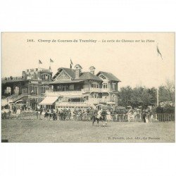 carte postale ancienne 93 TREMBLAY. Champ de Course. Sortie des Chevaux sur les Pistes 1915