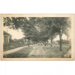 carte postale ancienne K. 91 VIGNEUX-SUR-SEINE. Allée de la Garenne animation vers 1930