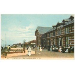 carte postale ancienne 14 LUC-SUR-MER. Terrasse du Casino 24