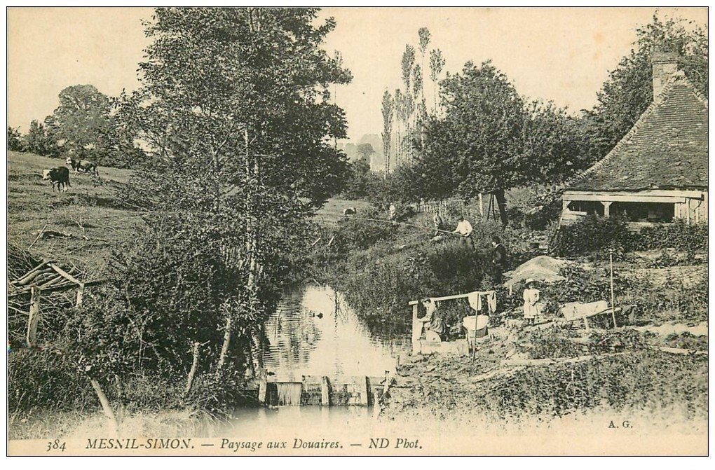 14 MESNIL-SIMON. Paysage aux Douaires. Lavandière et Pêcheur à la ligne 1920