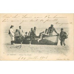 76 LE TREPORT. Halage d'une barque par des Pêcheurs. Métiers de la Mer 1902