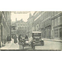 58 NEVERS. Motos side-car et Voiture anciennes Place Guy Coquille Square